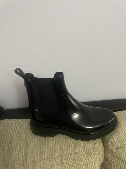 Нови гумени ботуши