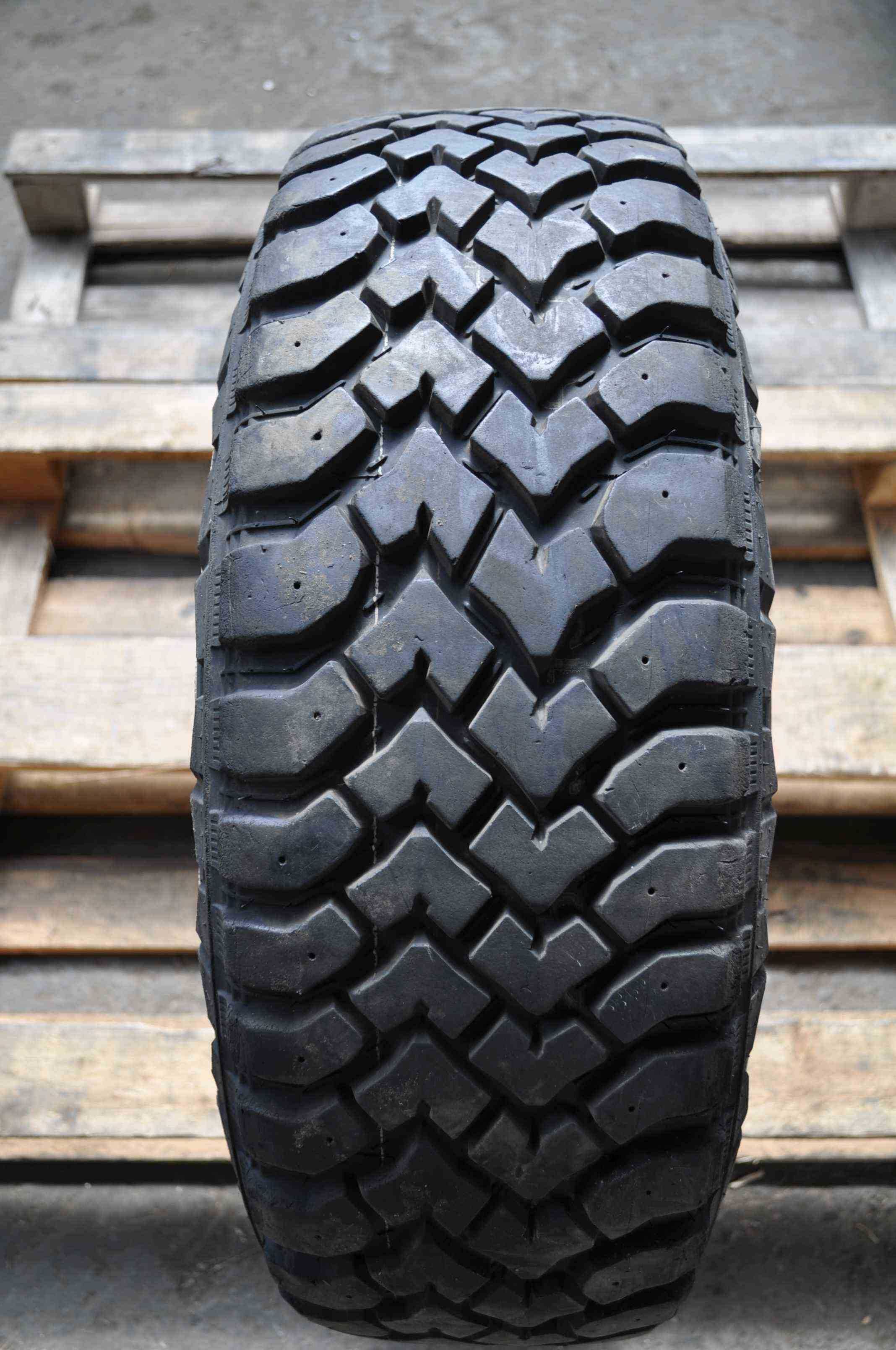 Anvelopa Vara 215/75 R15 HANKOOK DynaPro MT - cu janta