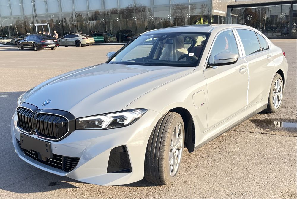 BMW i3 eDrive 35 L . 2025 Restyling. Nardo grey. В Ташкенте наличии.