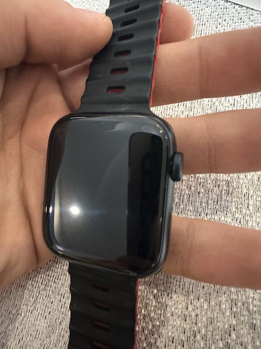 Apple Watch SE 2 (44mm) Midnight с 2 години гаранция
