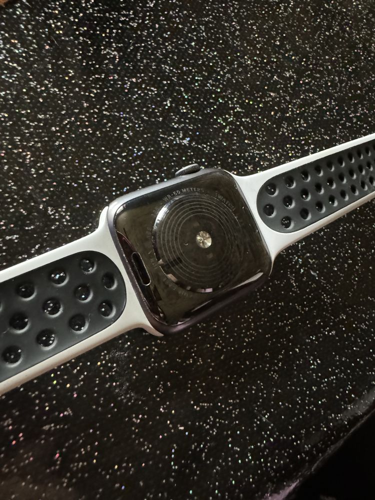 Apple Watch SE-85%