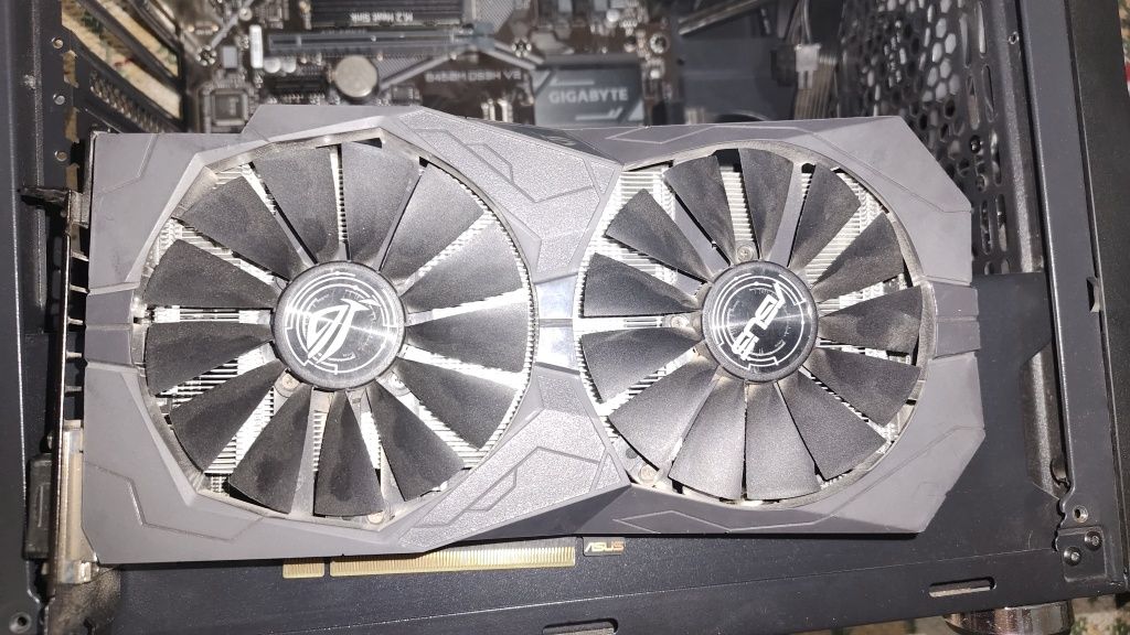 Продается Видеокарта RX 570 ASUS ROG STRIX 4GB