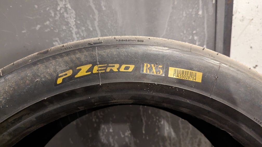 Сликове Pirelli Pzero