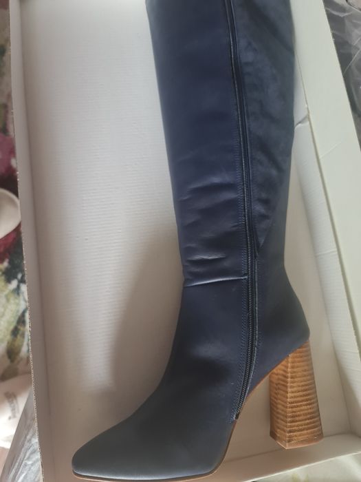 Cizme de dama, din piele.