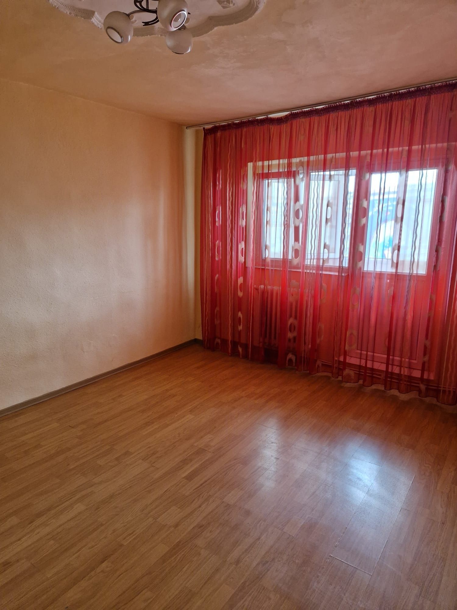 Apartament 3 camere decomandate, direct proprietar