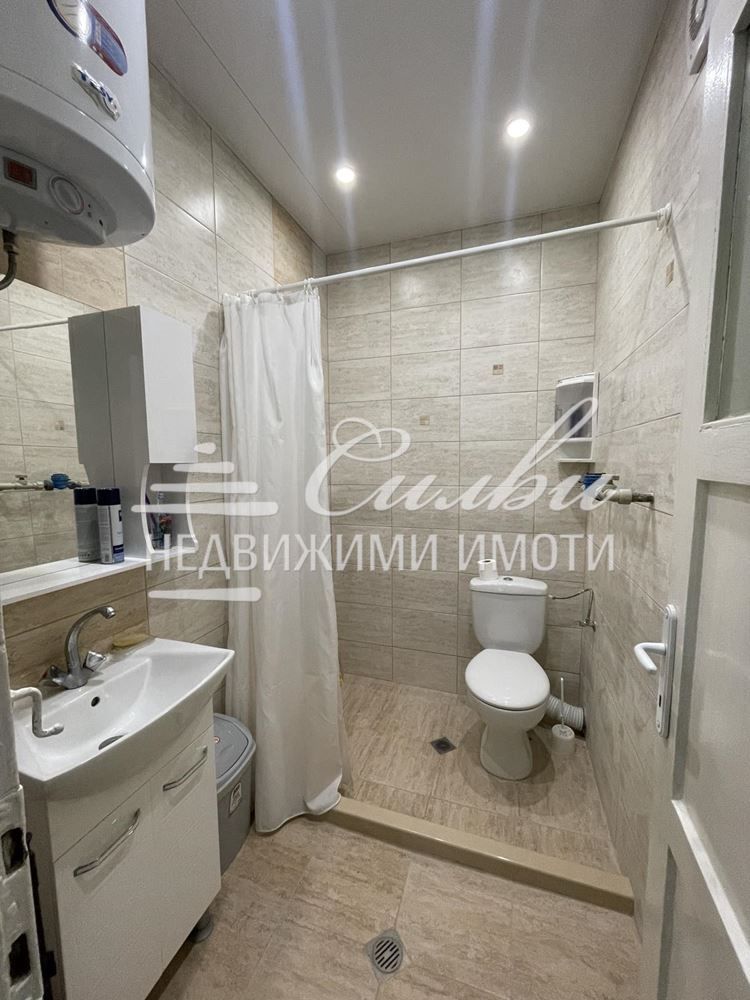Продава се Тристаен апартамент в Шумен, Център - 100 кв.м за 1350 €/кв.м - Снимка #7