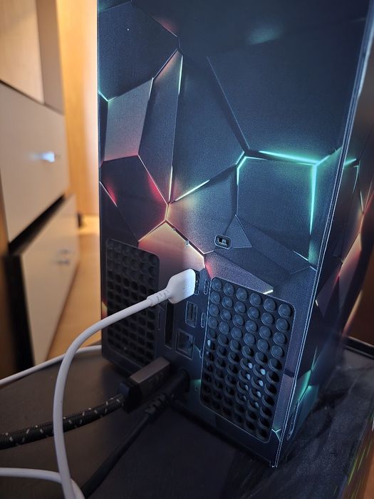 XBOX series X, 1TB SSD + 2 controllere wireless, 1 cu fir + Jocuri