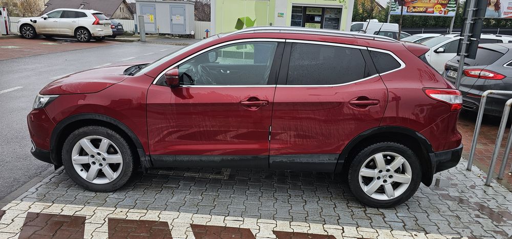 Qashqai J11 tekna full options rosu