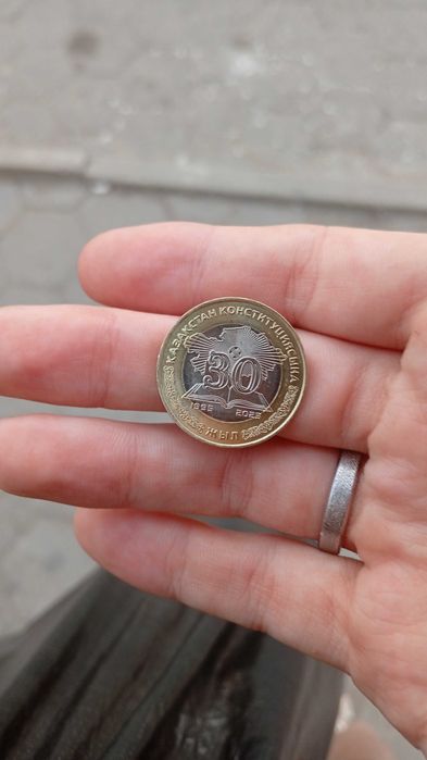 Продам коллекционные монеты, 100 тг
