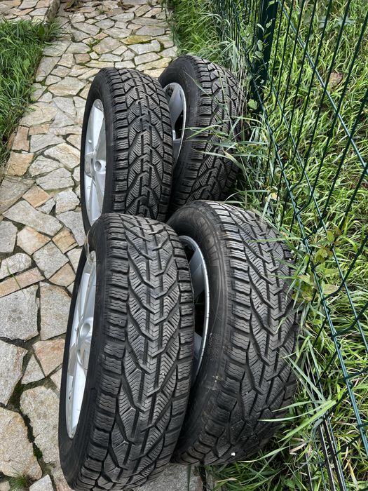 Roti iarna 215/60/17 anvelope dot 2023 Nissan