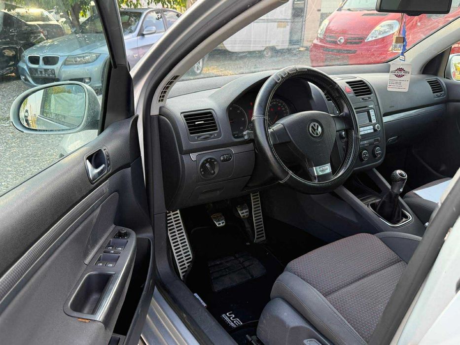De vânzare Golf 5 Gt
