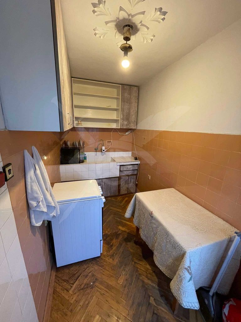 Дава се под наем Многостаен апартамент в Варна, Конфуто - 100 кв.м за 400 € - Снимка #1