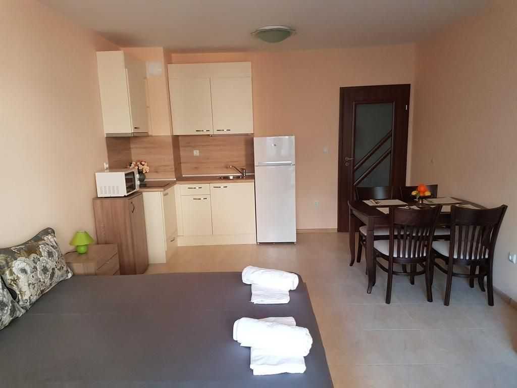 Дава се под наем Двустаен апартамент в Пловдив, Тракия - 45 кв.м за 200 € - Снимка #1