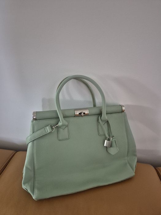Vand genți ca noi,deosebite,elegante,de firma, unele piele natural