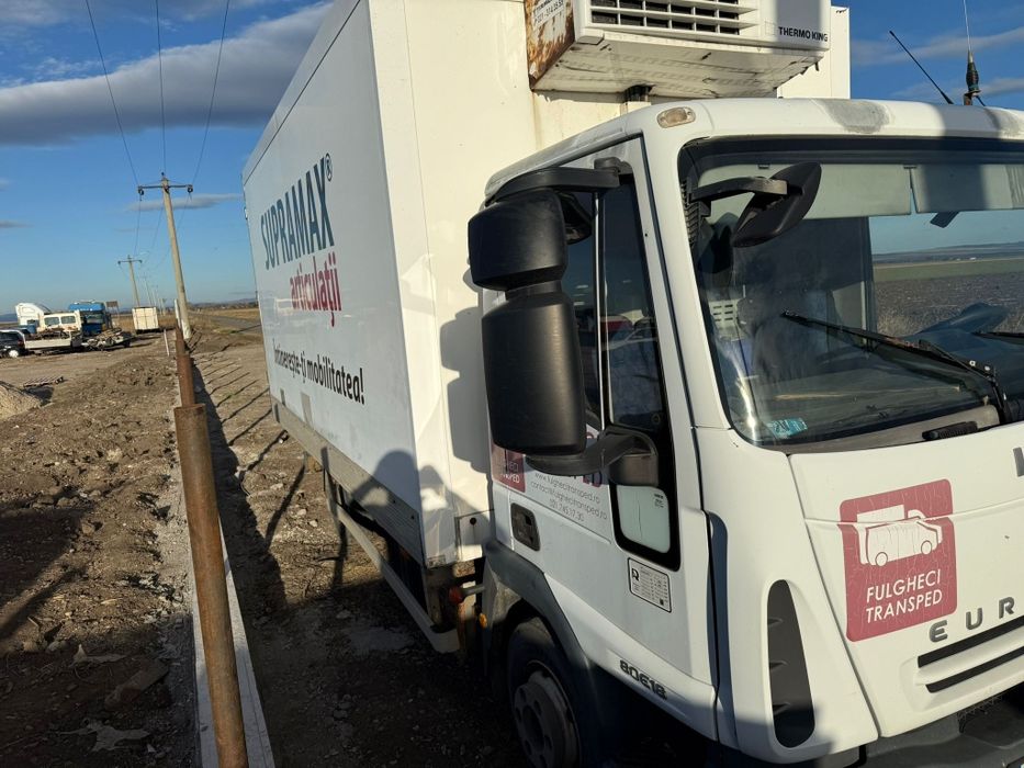 Vând cub izoterma cason ,frigorific 380v