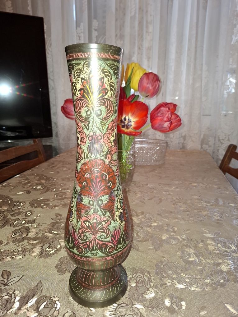 Антикварная ваза