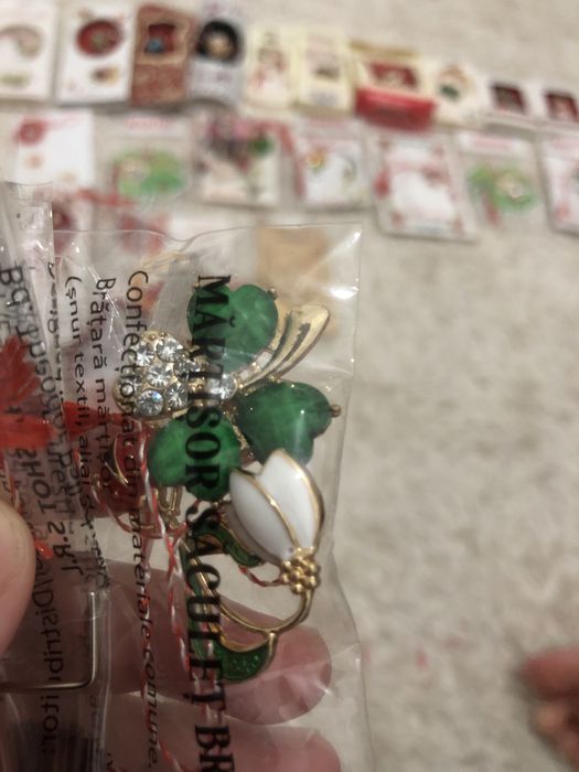 vand 33 de mărțișoare / 10 lei bucata