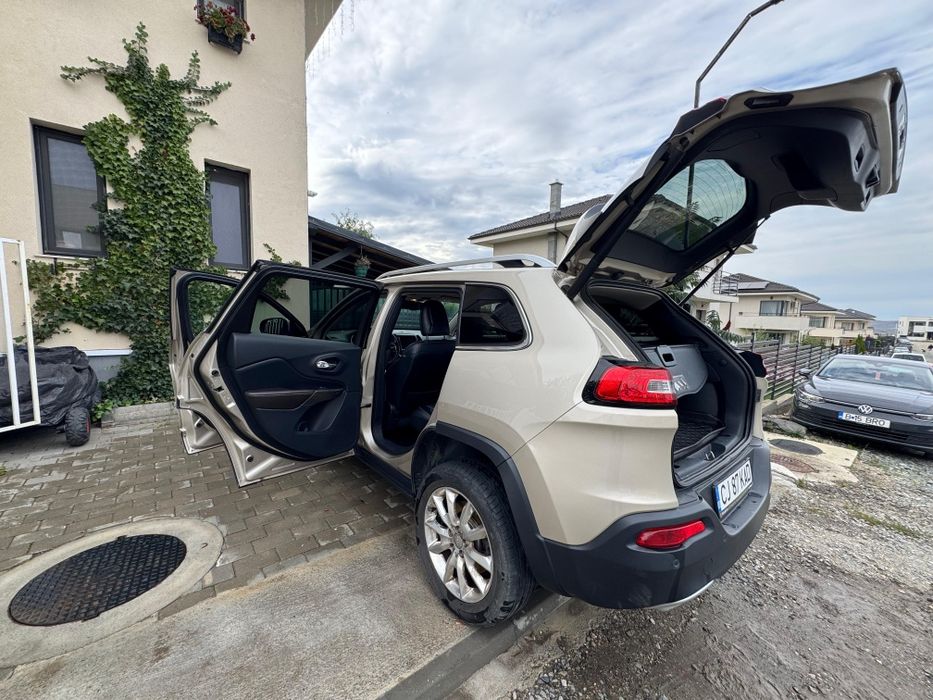 Jeep Cherokee  2014