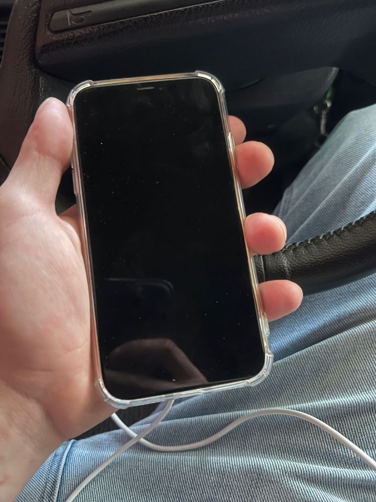 IPhone XR в хорошем состоянии