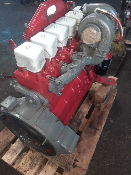 vând motor Cummins 6BT