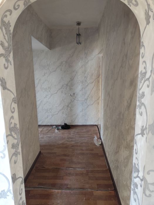 Чиланзар 13.  1 комнатная 2 х 6 балкон с ремонтом