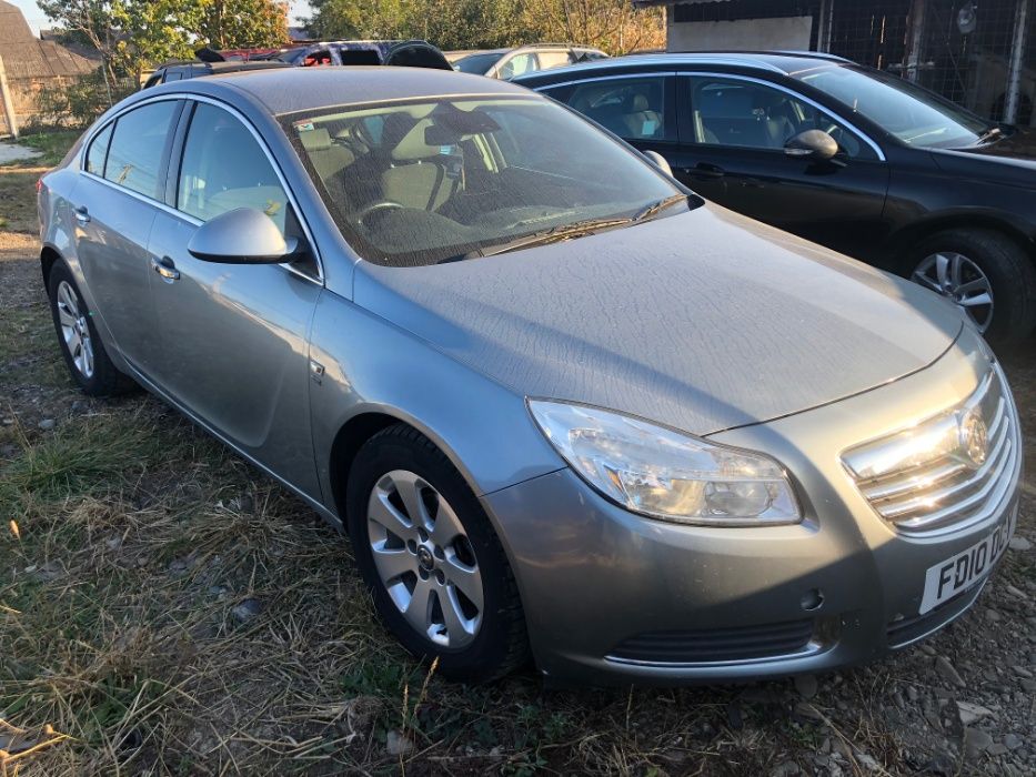 Dezmembrez Opel Insignia 2.0 cdti 2010