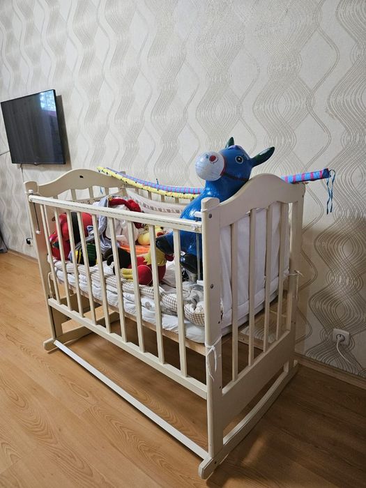 Продам детскую кроватку