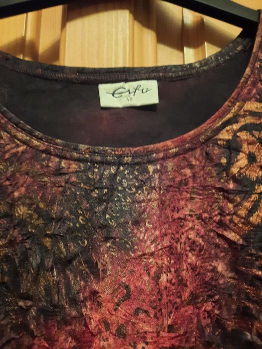 Bluza dama cu inserții aurii mărimea 48