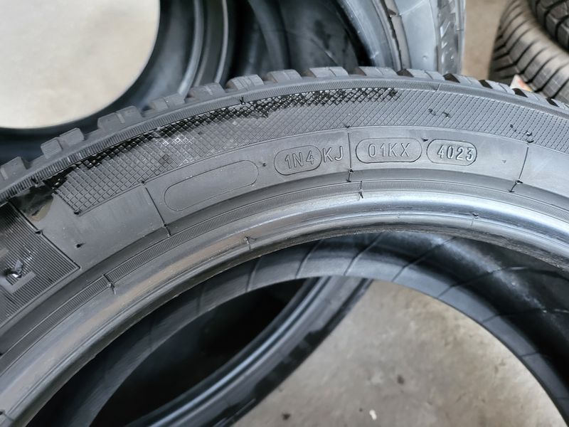 215/50/18 KLEBER 4бр