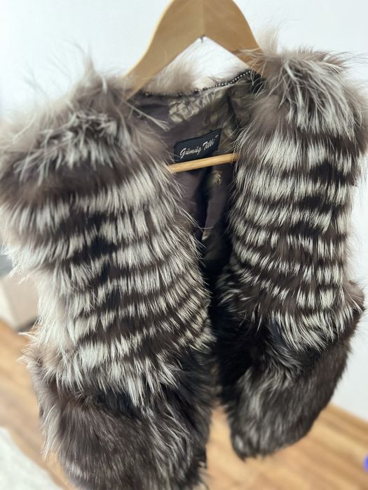 Меховая жилетка