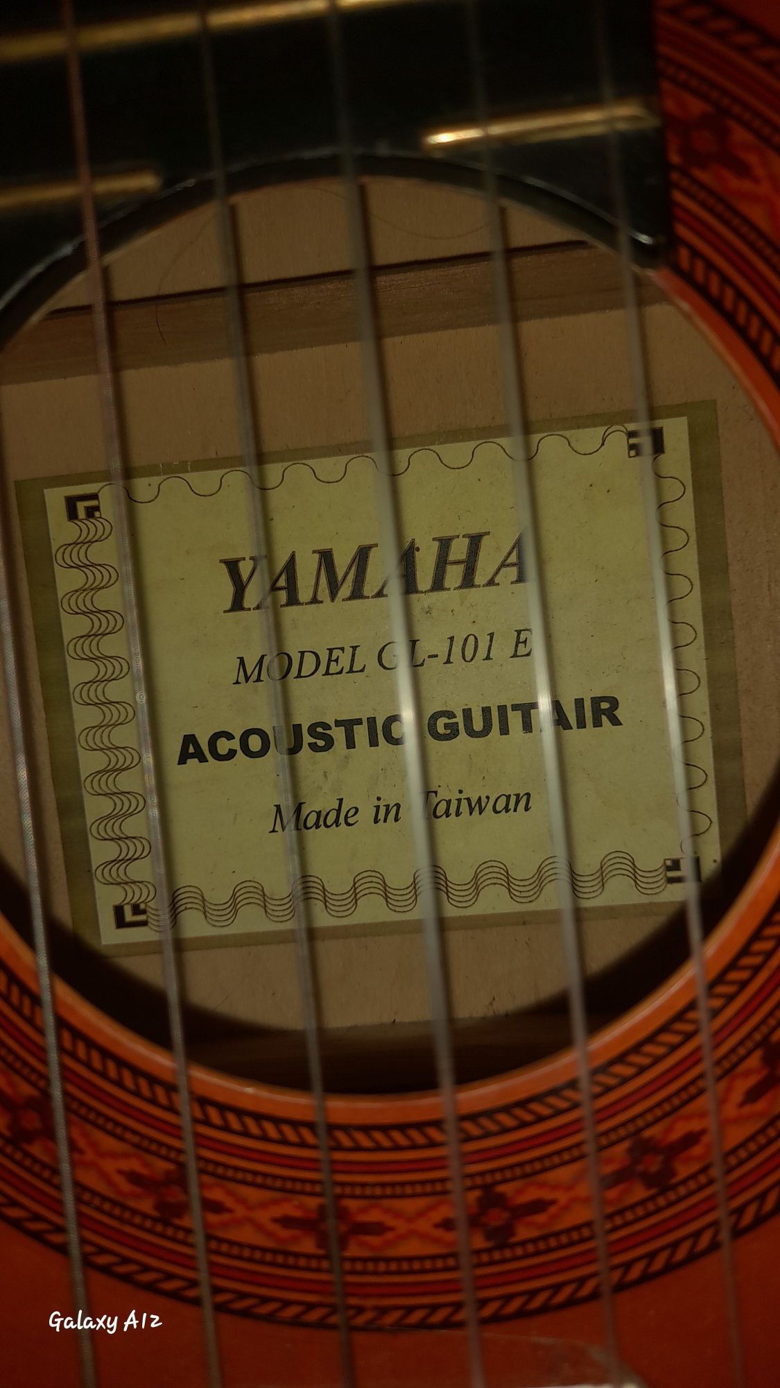 Акустическая гитара YAMAHA оригинал