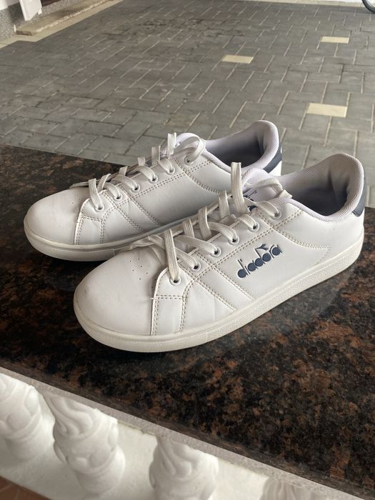 Papuci diadora  purtati