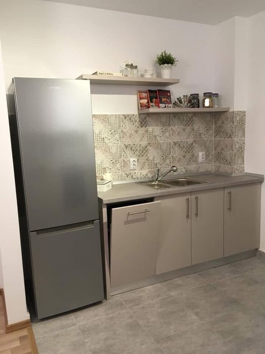 Chirie/Apartament cu doua camere, C. Surii Mici, calduros si luminos