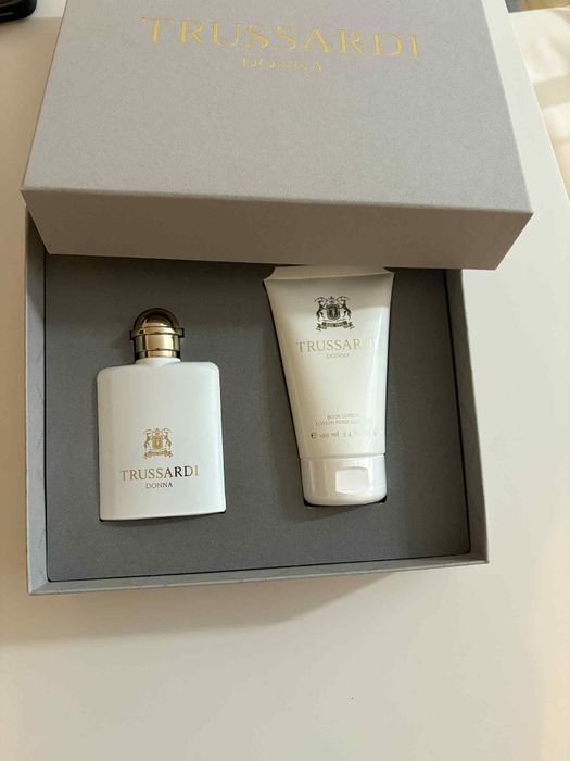 Set parfum și loțiune corp Trussardi femei