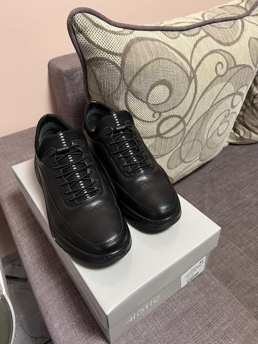 Нови мъжки обувки от естествена кожа