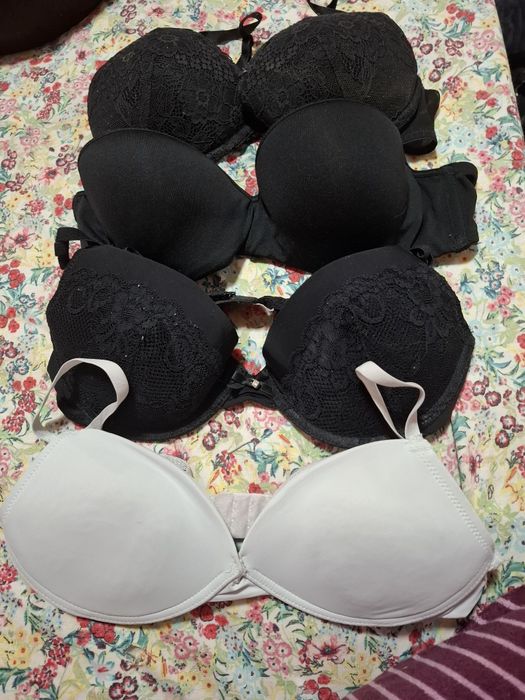 Продавам сутиени 75б