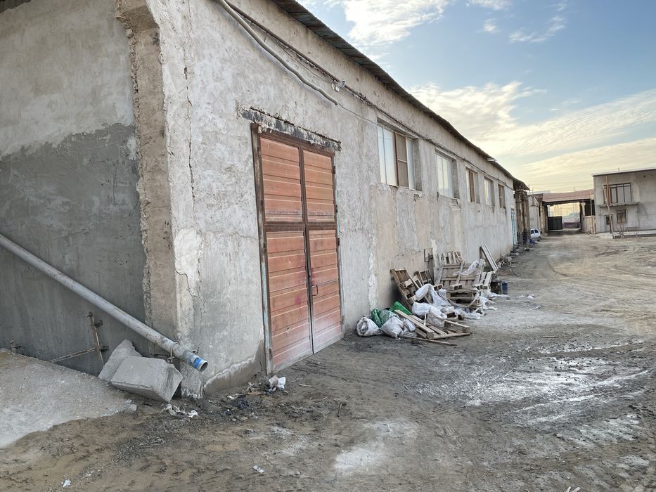 Жби завод сотилади. Газаблок цехи хам бор.