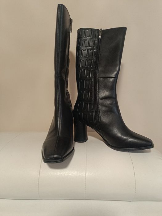 Дамски ботуши номер 37