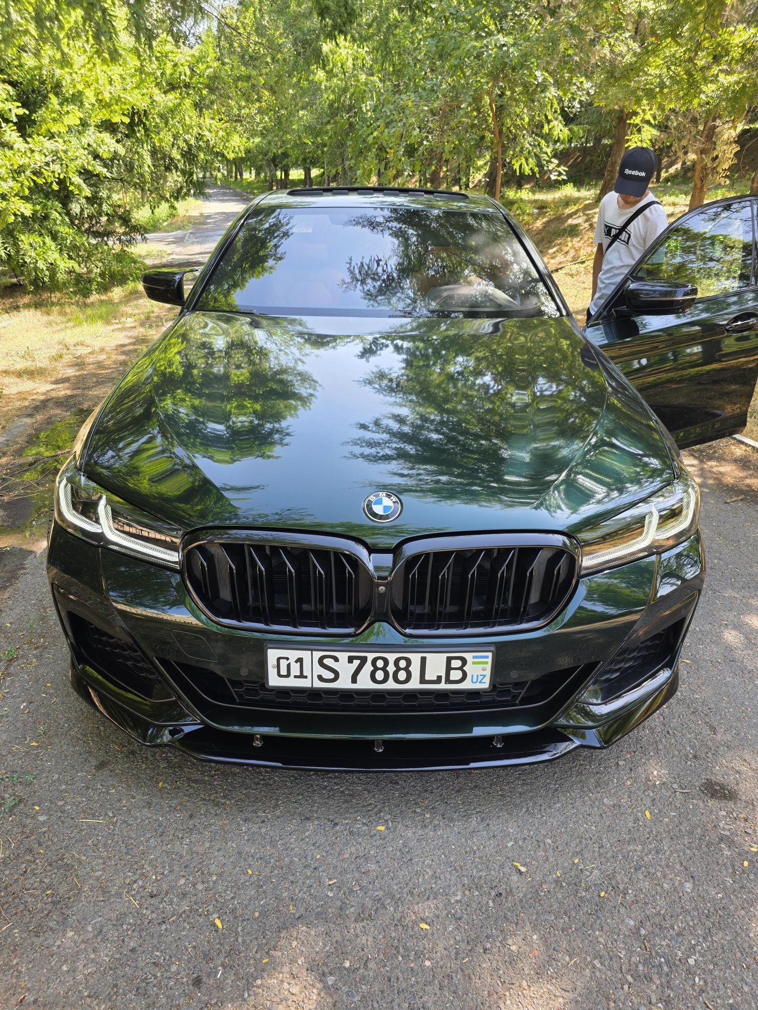 Продаю своя машину бмв г30 530i