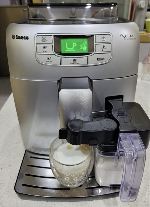 Saeco Intelia Cappuccino Espressor