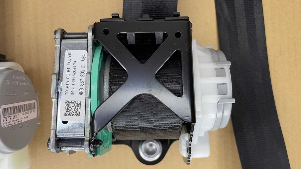 Задни колани комплект AUDI A8 / S8 D4 4H0857807K 4H0857805E