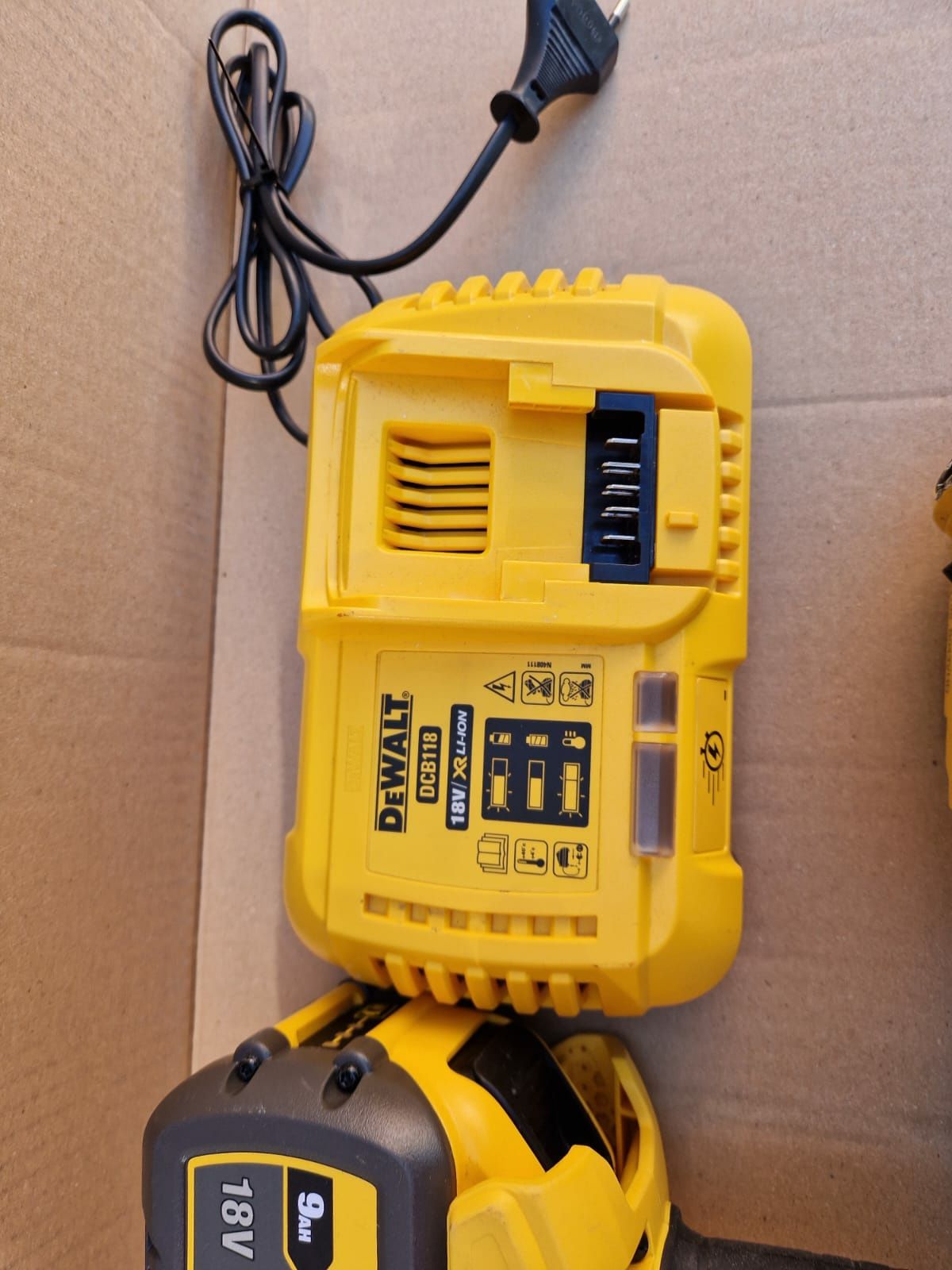 Dewalt rotopercutor pe acumulatori