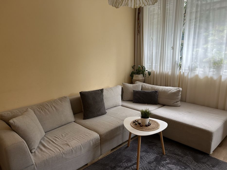 Мек и удобен диван в отлично състояние,подходящ за всеки дом