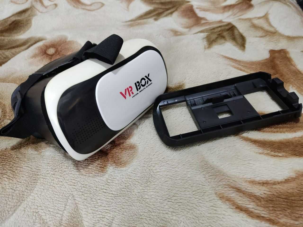 Продаётся VR BOX в идеальном состоянии. Цена 100 тыс. сум.