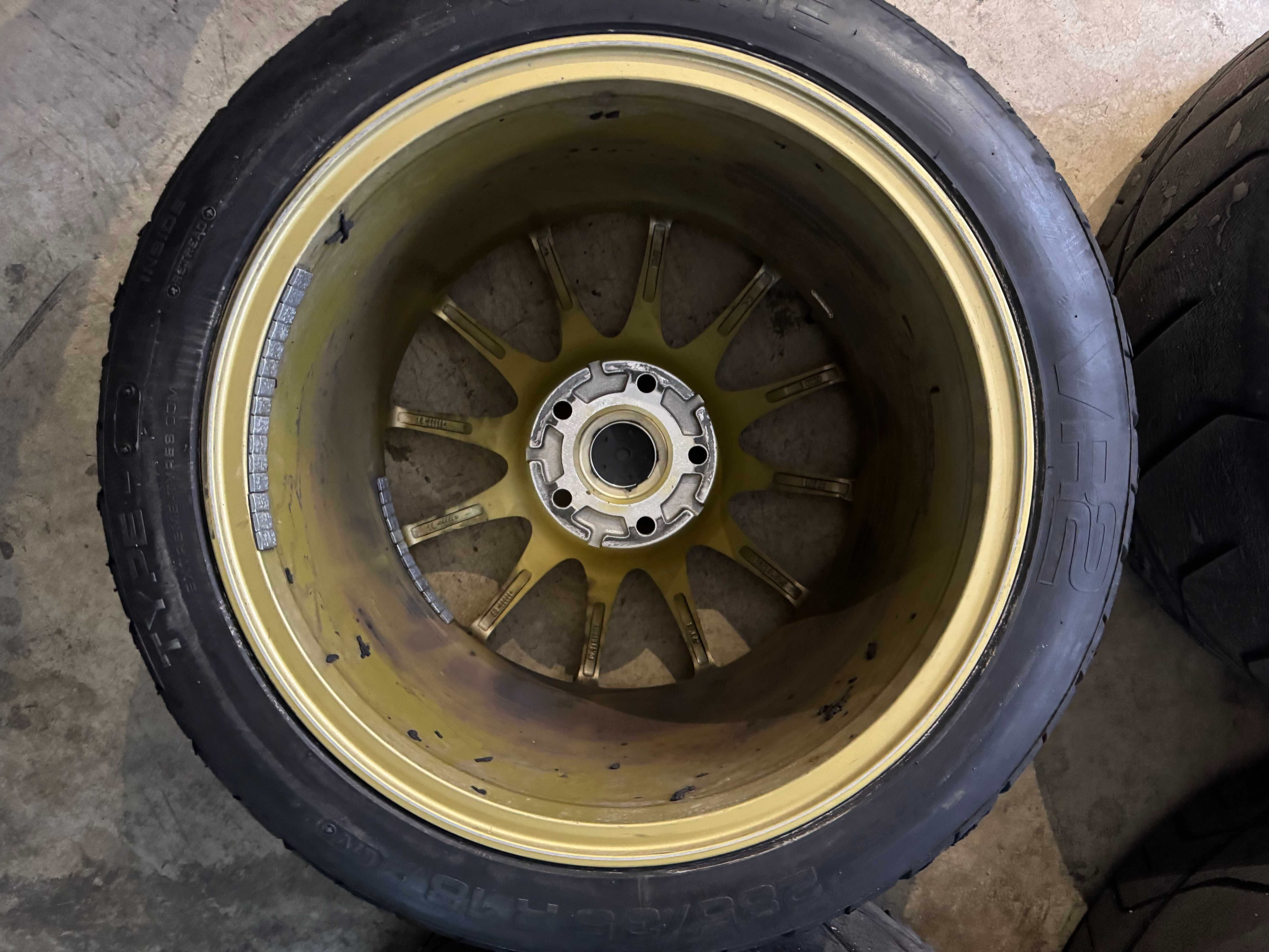Protrack One - 5x120, R18, 10,5J, ET27 с гуми ExtremeTypres VR2 285/35