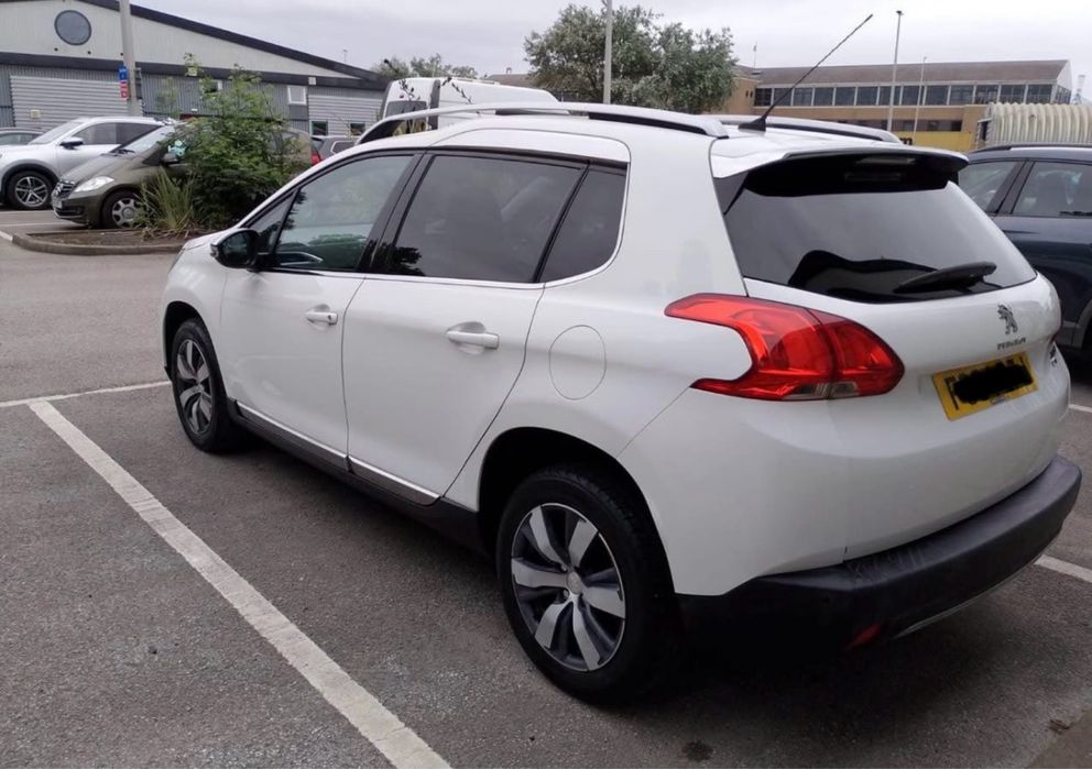 Stopuri triple Peugeot 2008