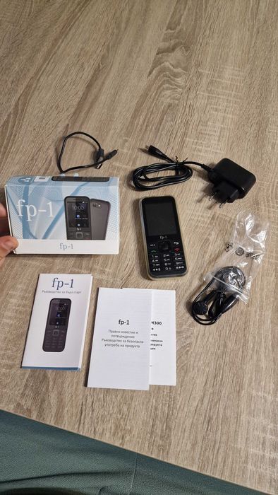 Телефон с камера Fp-1