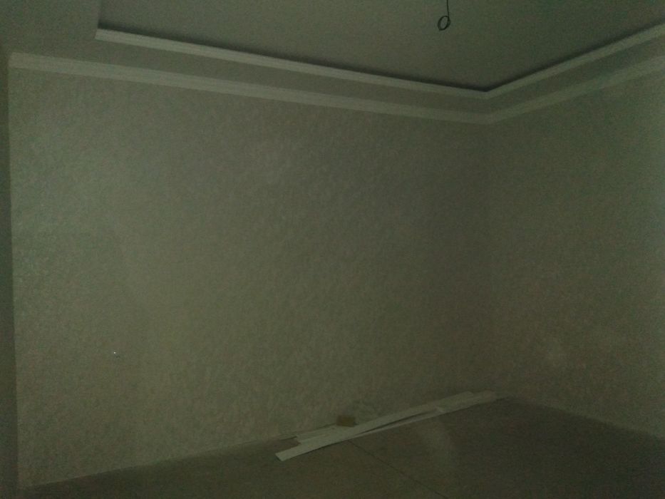 105000у.е Охунбобоев 1.9 сотик 4 хона 2 санузел 90% битган