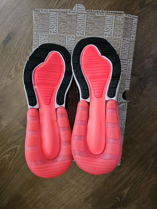 Маратонки Nike Air Max 270