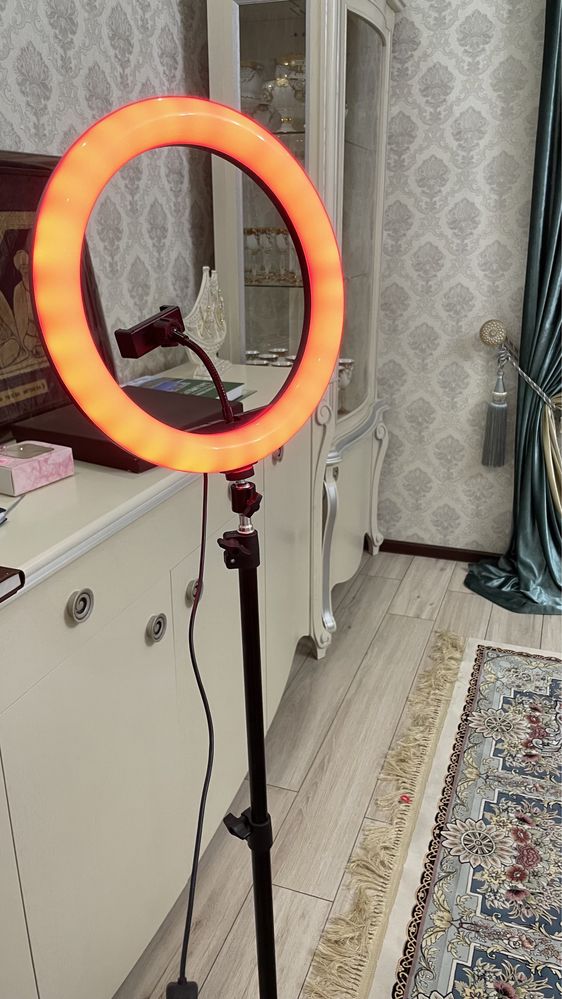 Продам штатив с лампой